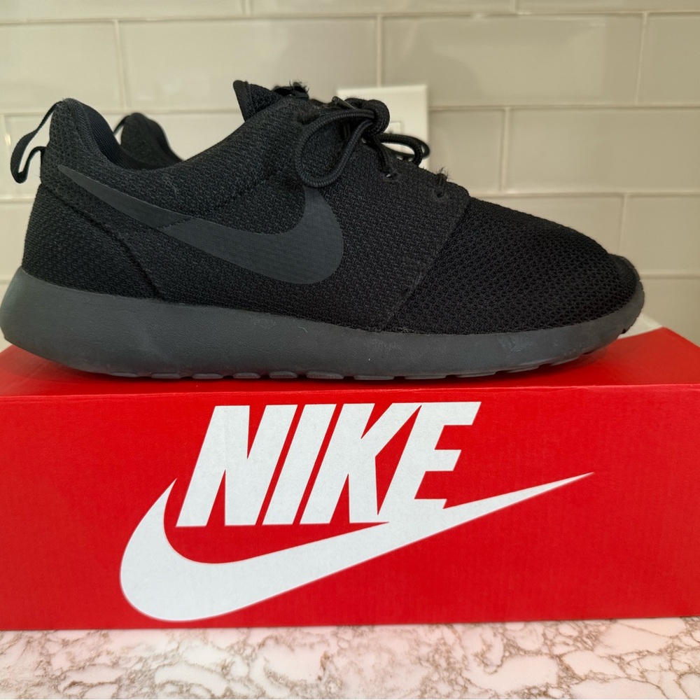 Nike Roshe One Black/Black Mens Size 9